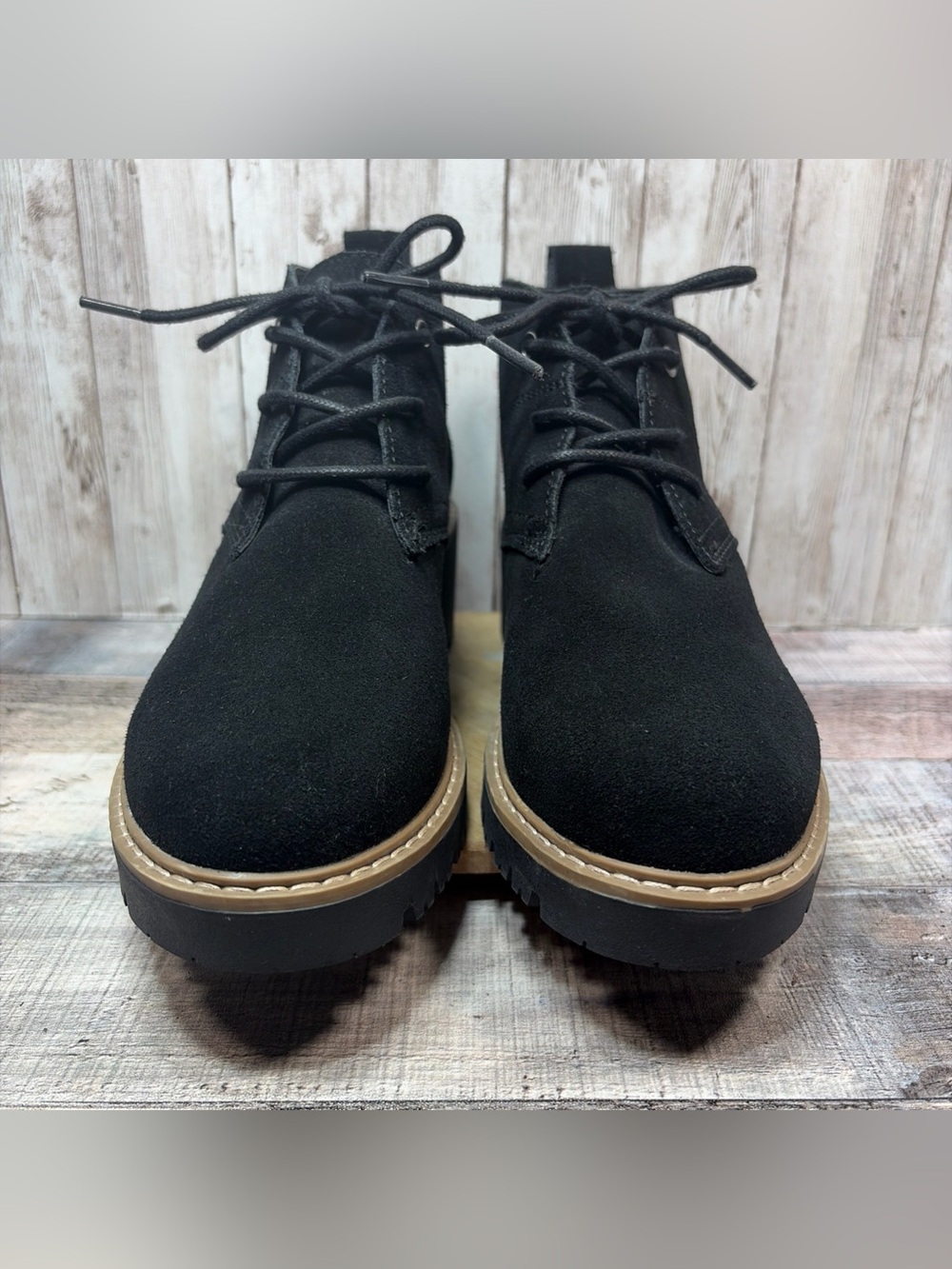 White Mountain Daniella Lace-Up Ankle Booties Lug Sole Black 7.5W
